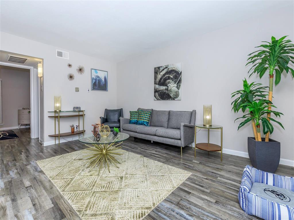 Ventana at Valwood Apartments Apartments in Farmers Branch, TX