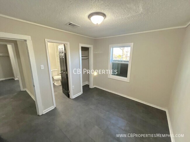 Foto del edificio - 2971 Forest Ave