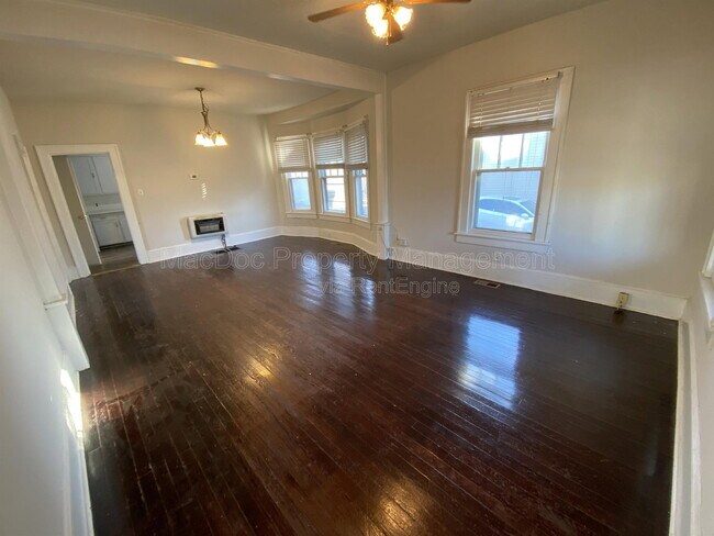 Building Photo - 1013 Terrace St