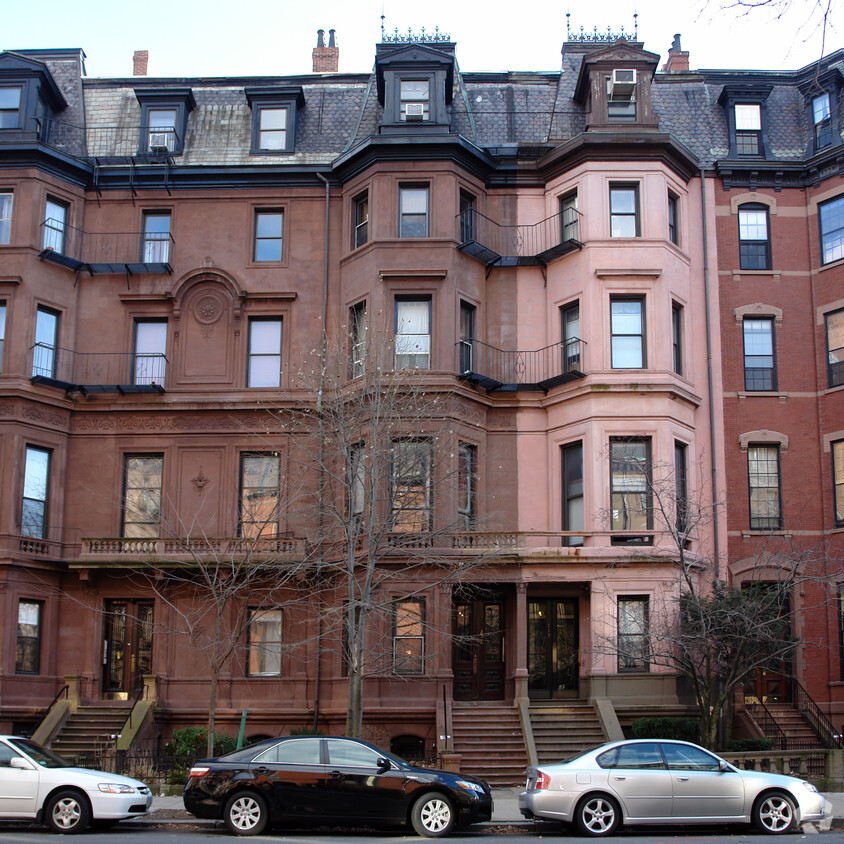 Building Photo - 212 Beacon St