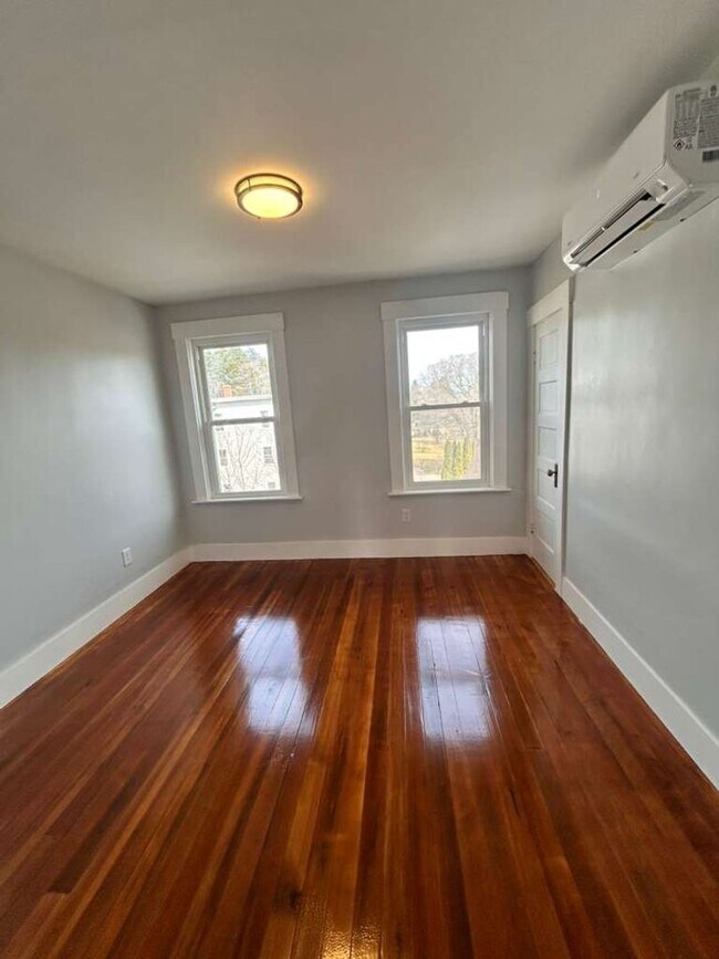 Foto del edificio - 67 Fairlawn Ave