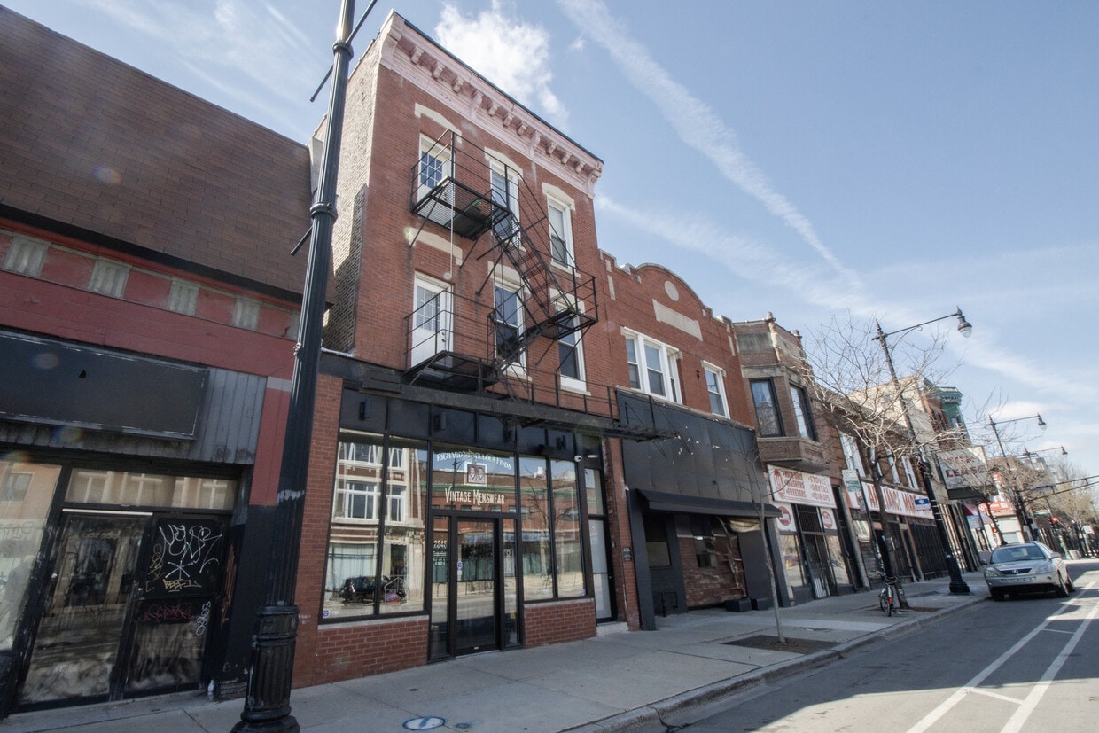 Primary Photo - 2545 W North Ave