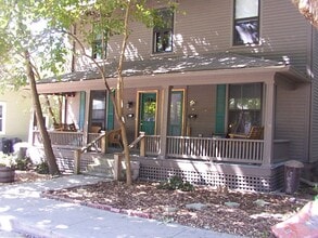 Building Photo - 516-518 S Woodlawn Ave