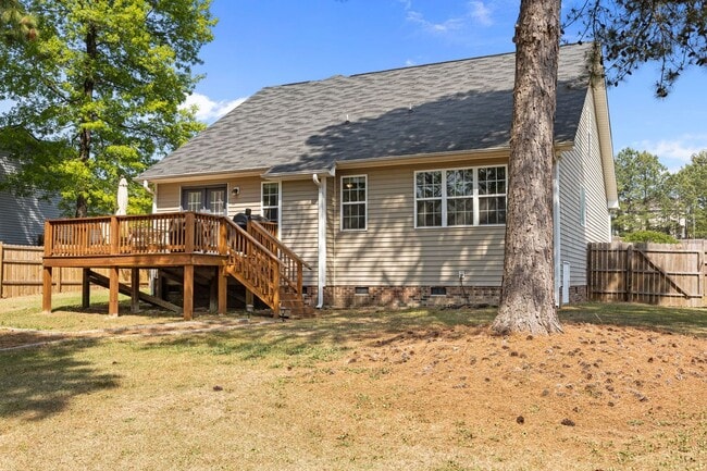 Foto del edificio - 686 Colonial Hills Dr