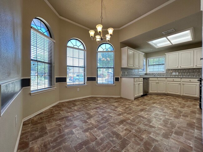 Building Photo - Charming 3/2/2 By Shadow Hills Golf Course...