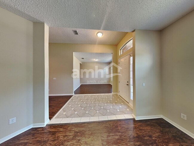 Building Photo - 10387 Meadow Point Dr