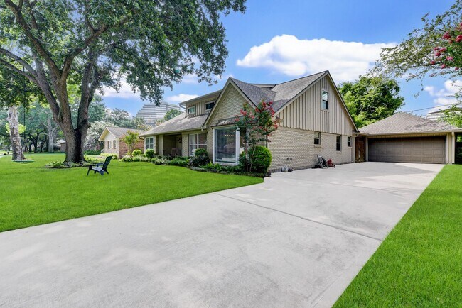 Foto del edificio - 10707 Piping Rock Ln