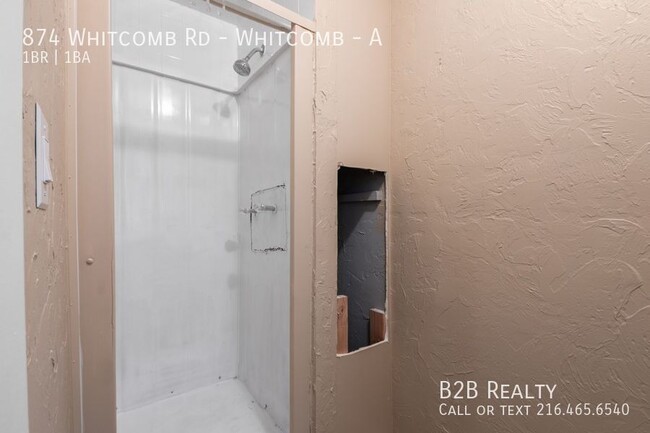 Foto del edificio - 874 Whitcomb Rd