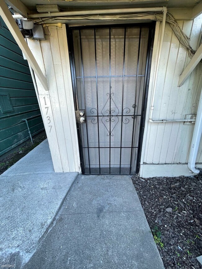 Building Photo - 3 br, 1 bath Duplex - 1737 14th St Lower