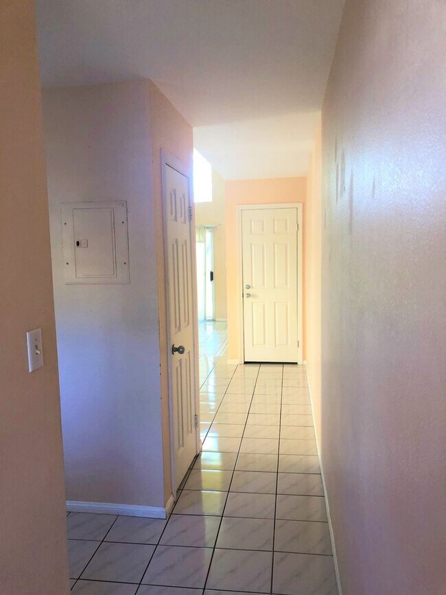 Foto del edificio - 2 Bedroom 2 Bath Town Home