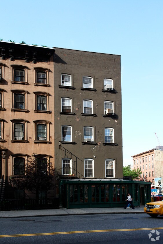 Foto del edificio - 220 Tenth Ave