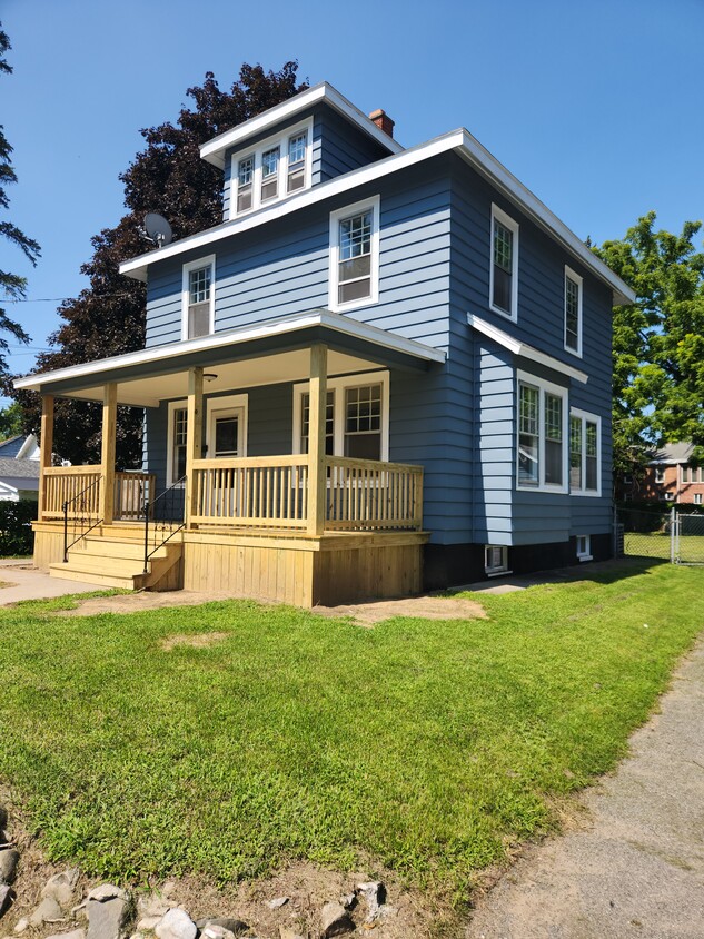 Primary Photo - 55 Clayton St