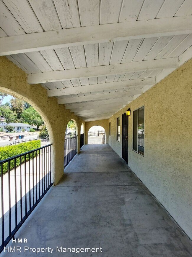 Building Photo - 2 br, 1 bath House - 564 Camino De Gloria