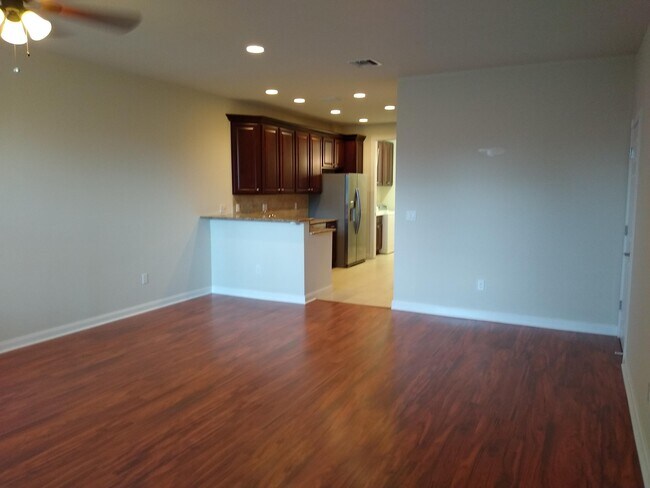 Foto del edificio - 3322 W Mallory Blvd