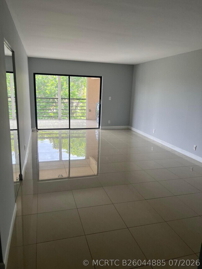 Foto del edificio - 9235 SW 8th St