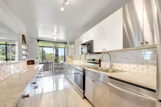 Building Photo - 4770 Fountains Dr S