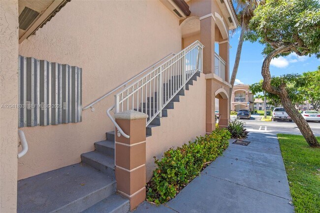 Building Photo - 1261 SE 27th St