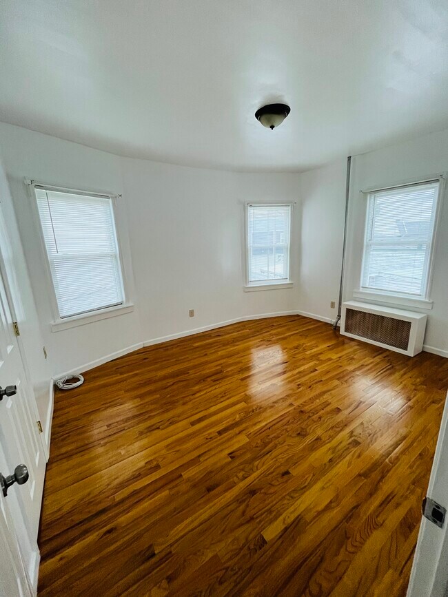 1st Bedroom - 1154 Ellsworth Ave