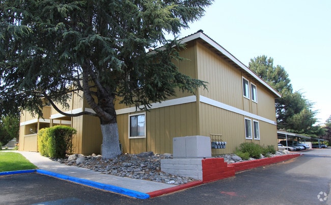 Building Photo - Silver Springs