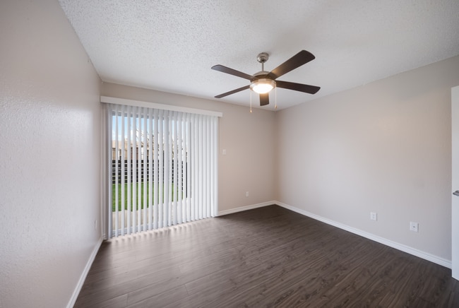 Bedoom A2 1BD 1BA-VatSoCo-001.jpg - V at SoCo