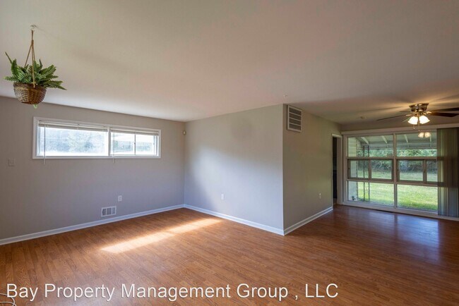 Foto del edificio - 2 br, 1 bath House - 5600 Evanshire Ave