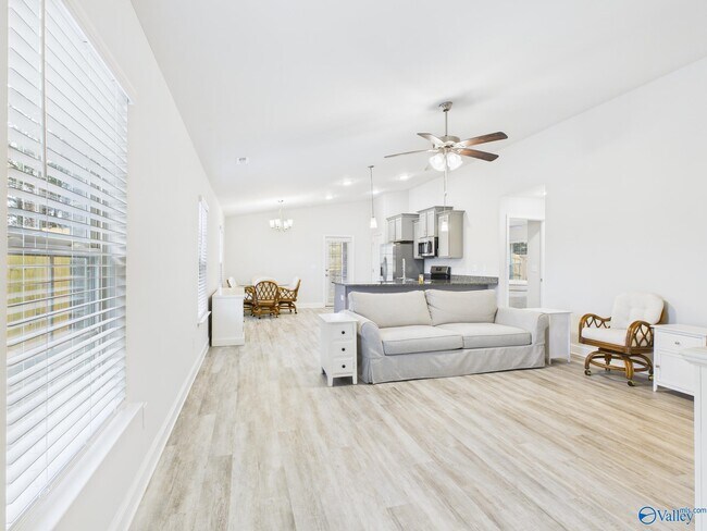 Building Photo - 15251 Lapwing Cv