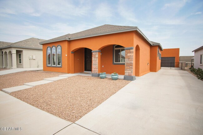 Building Photo - 14364 Tobe Davis Dr