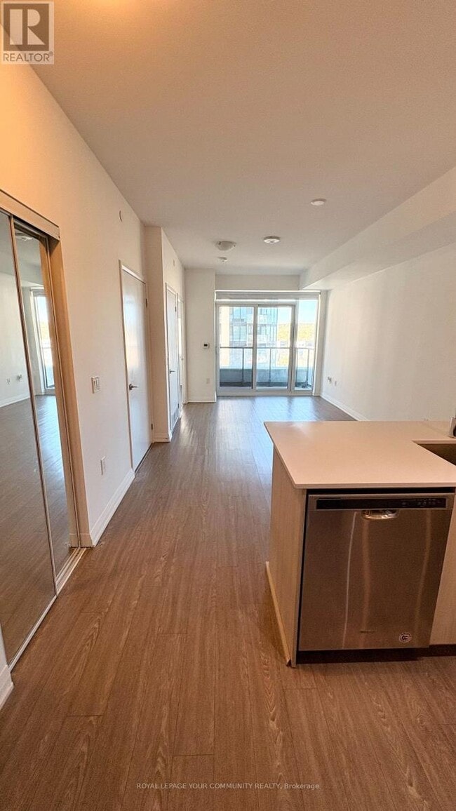 Photo du bâtiment - 99 Eagle Rock Way