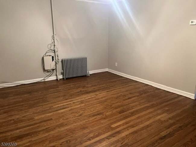 Building Photo - 672 Mt Hope Ave