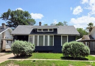 Building Photo - 826 W Russell Pl
