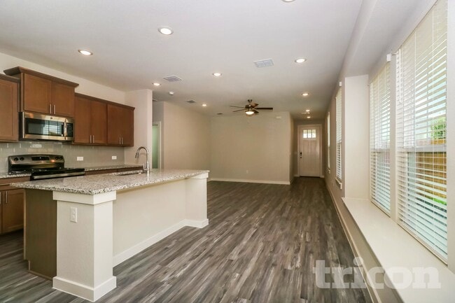 Building Photo - 1609 Mexican Heather Dr