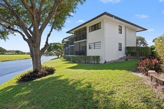 Building Photo - 451 Greensward Ln