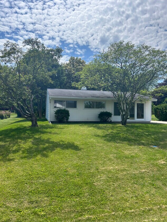 Primary Photo - 117 Rose Ave