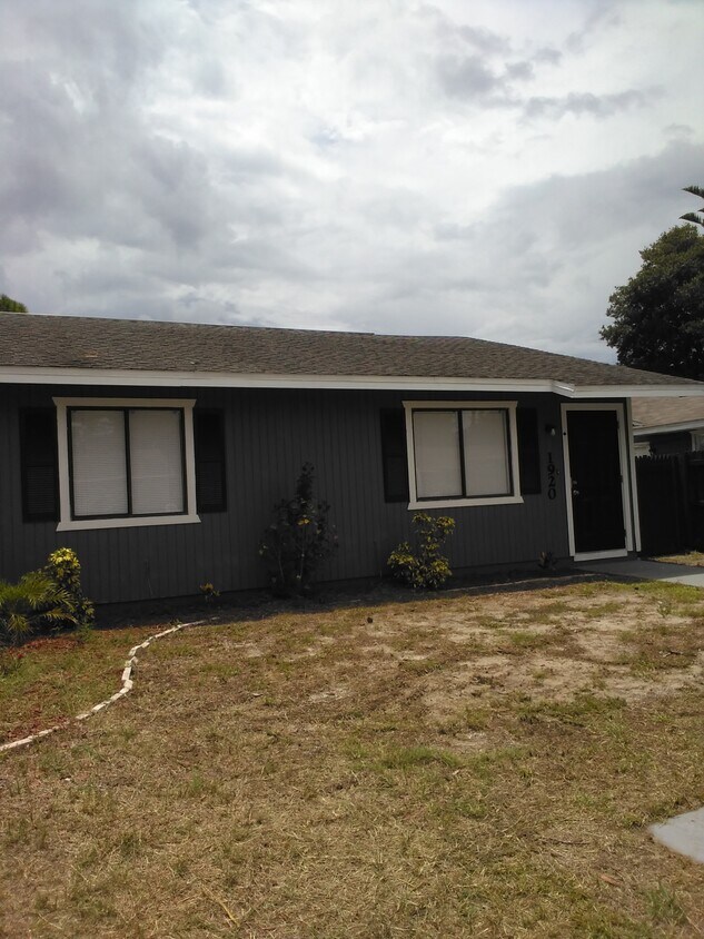 Foto principal - 1920 Fern Palm Dr