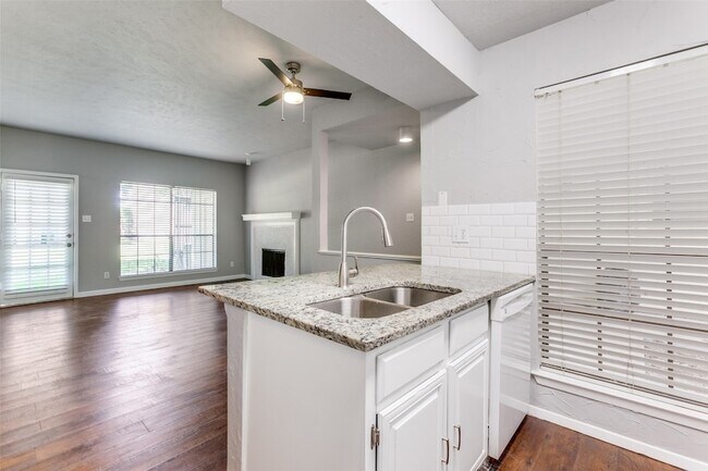 Building Photo - 3140 Devonshire Dr