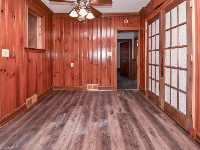 Building Photo - 3872 Leo St