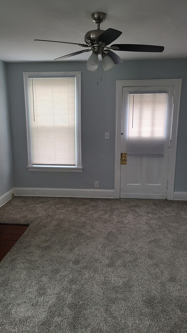 Foto del edificio - 407 E Ross Ave