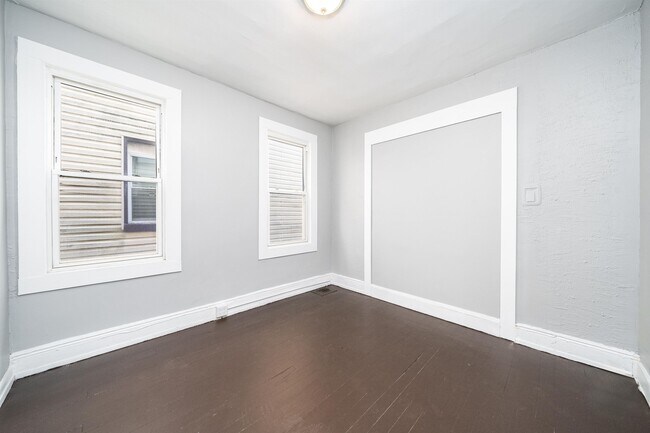 Building Photo - 757 Garfield Ave