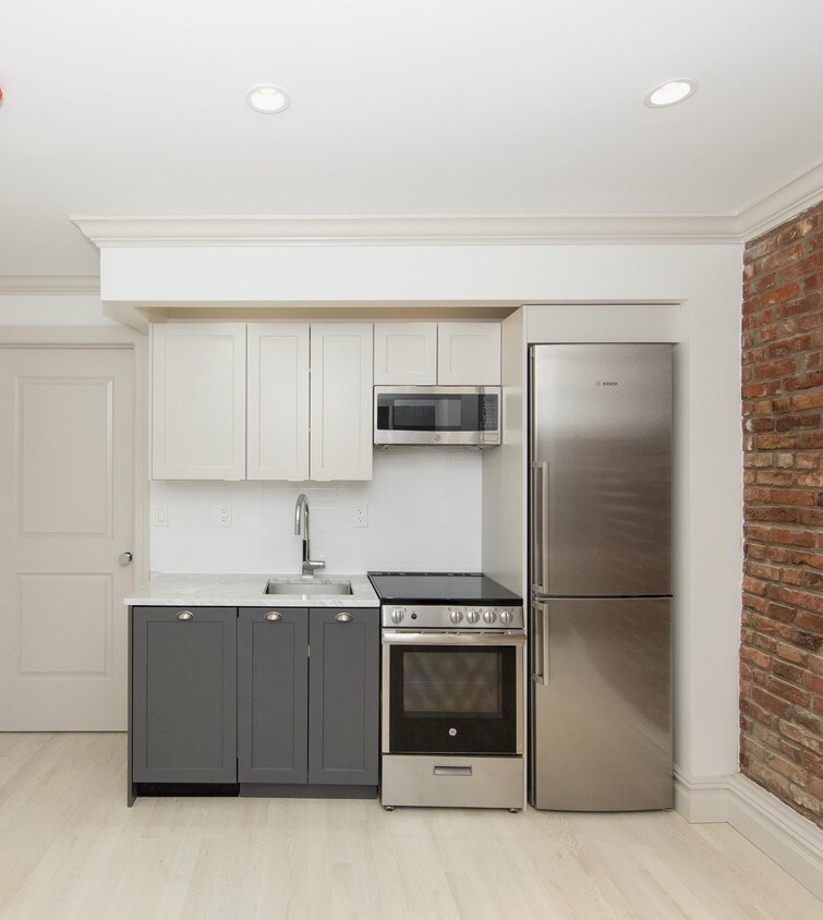 Foto principal - 161 West 4th Street