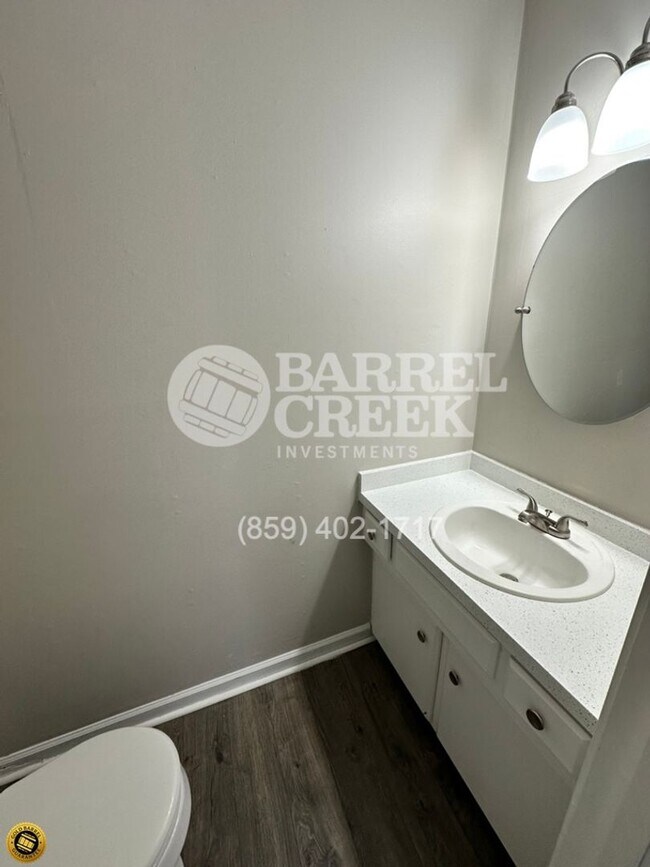 Foto del edificio - 2-Bed 1.5-Bath Townhome
