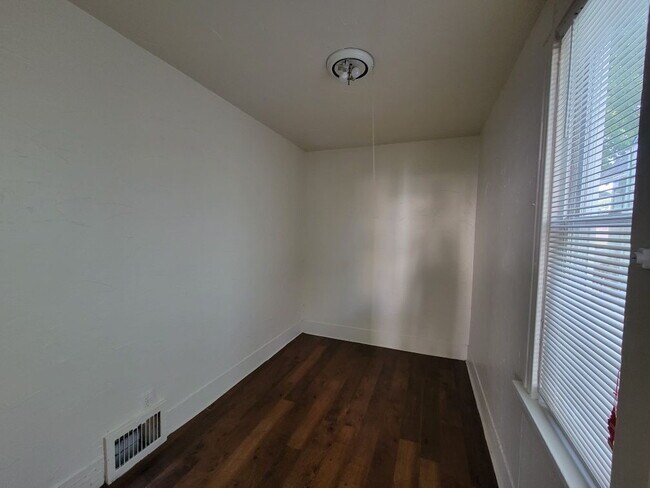 Foto del edificio - 2-Bedroom/1 Bath —2235 South 20th Street