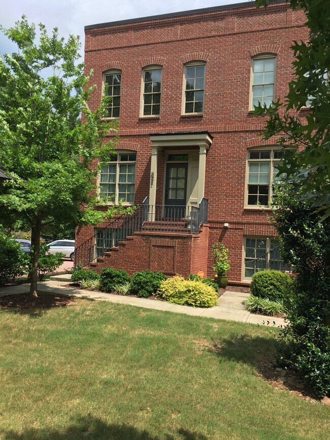Building Photo - 821 Virginia Park Cir NE