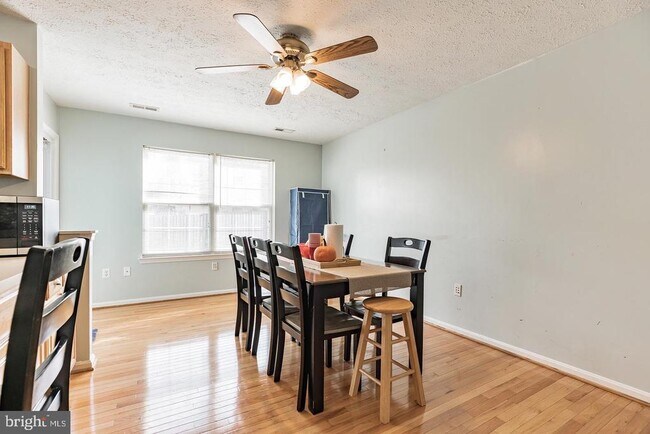 Foto del edificio - 10324 Cassidy Ct