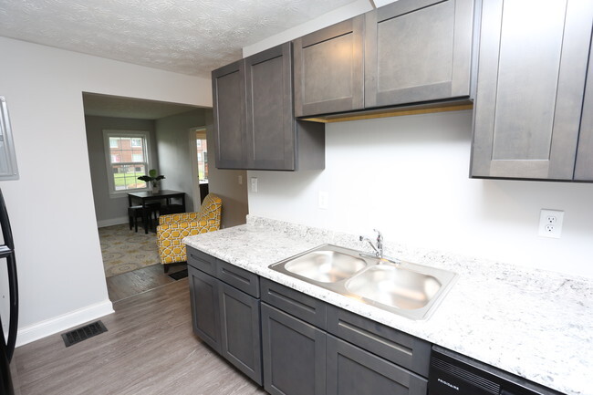 2BR, 1BA - 635 SF - Kitchen - Heritage Green Apartments