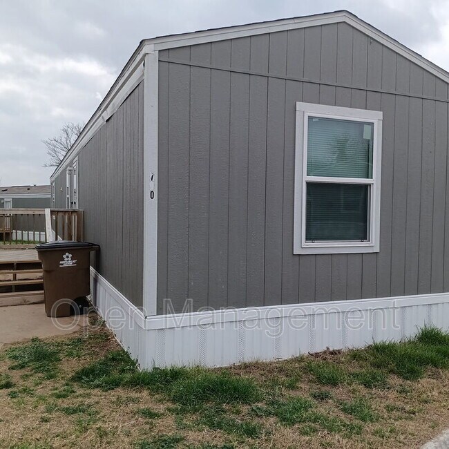 Building Photo - 2501 Martin Luther King Dr