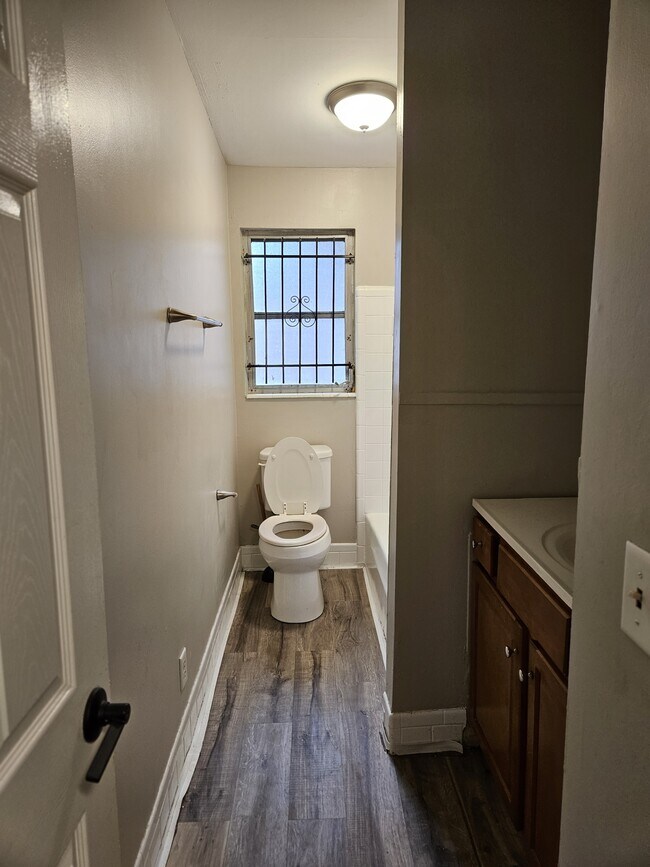 Foto del edificio - 2169 W 14th St