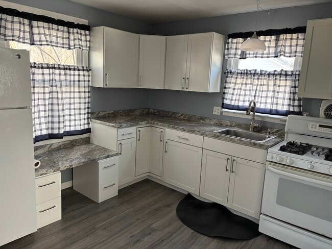 Building Photo - 1170 Gershal Ave