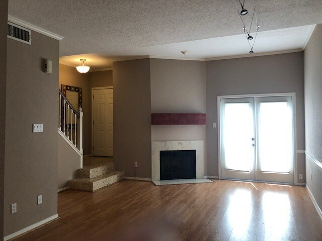 Foto del edificio - 7350 Kirby Dr