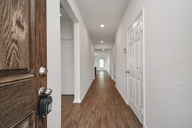 Foto del edificio - 10326 Mount Winchell Dr