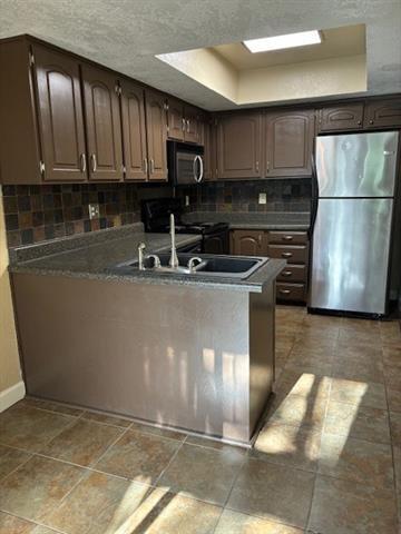 Building Photo - 14151 Montfort Dr